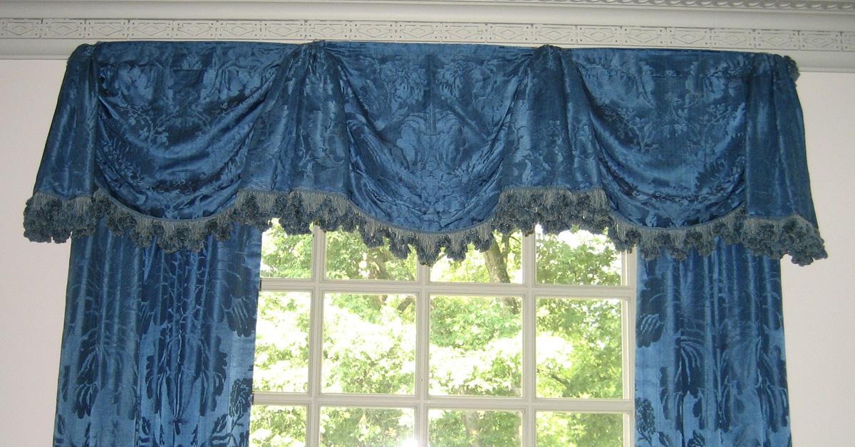 1957.1274 valance