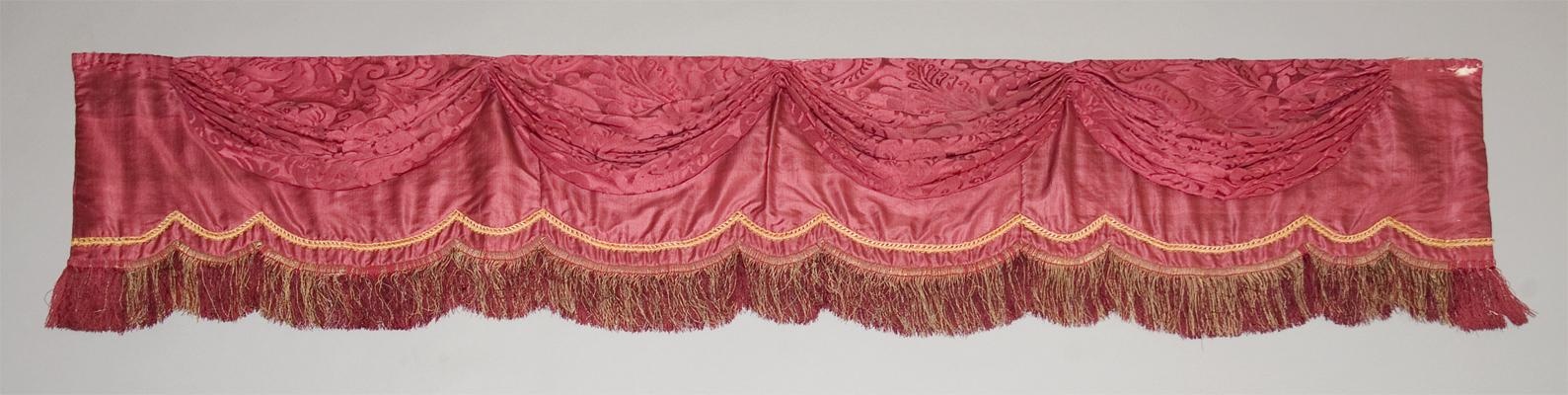 1957.1275  Window hanging, valance
