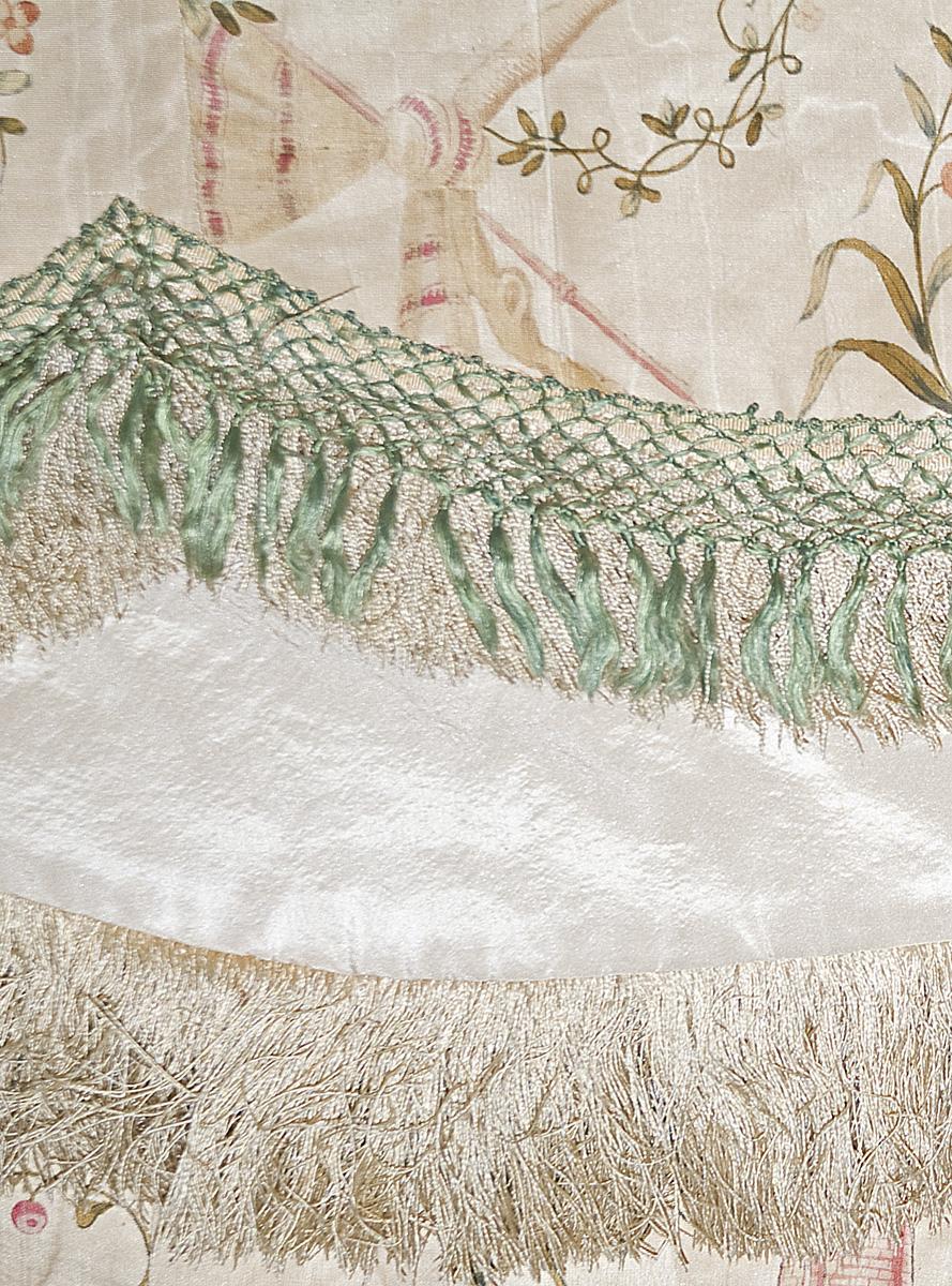 1957.1277.001 bed hanging, valance detail 2