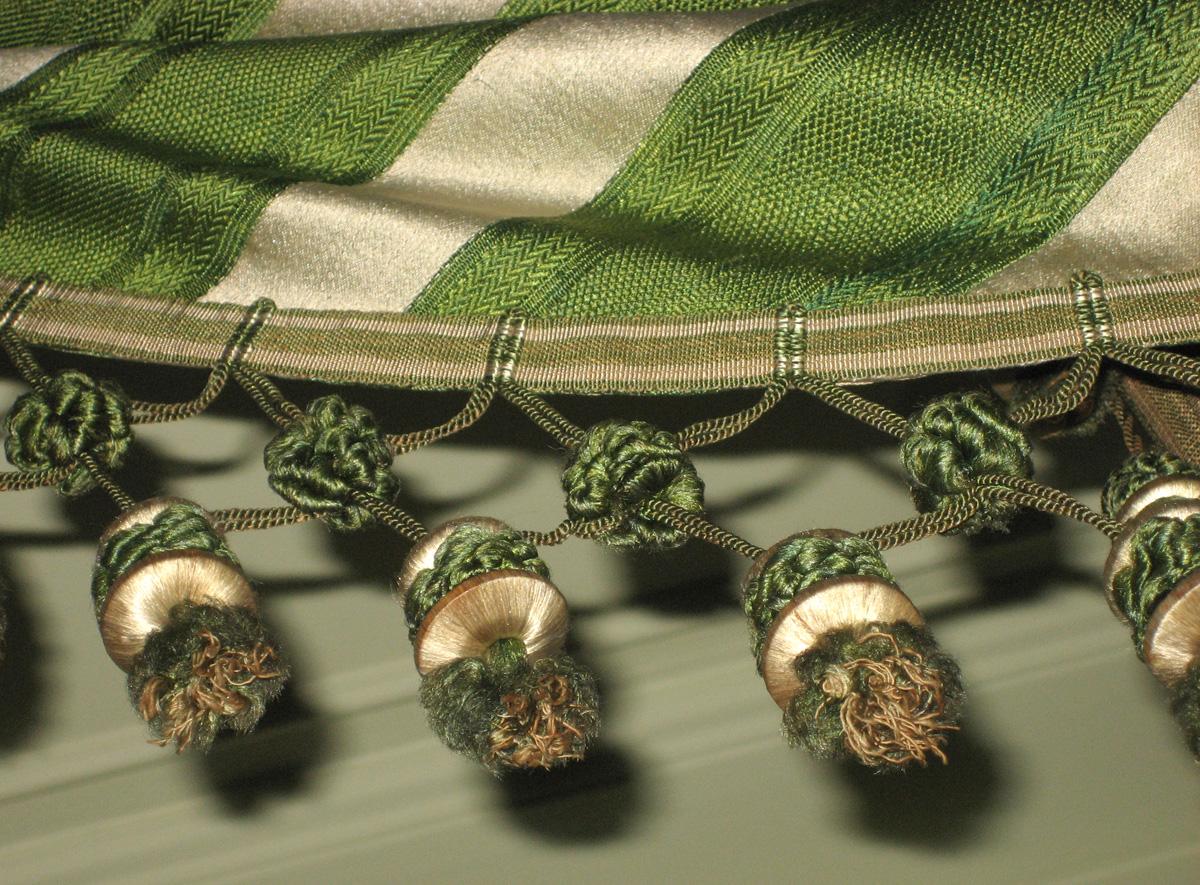 1957.1278 C valance detail