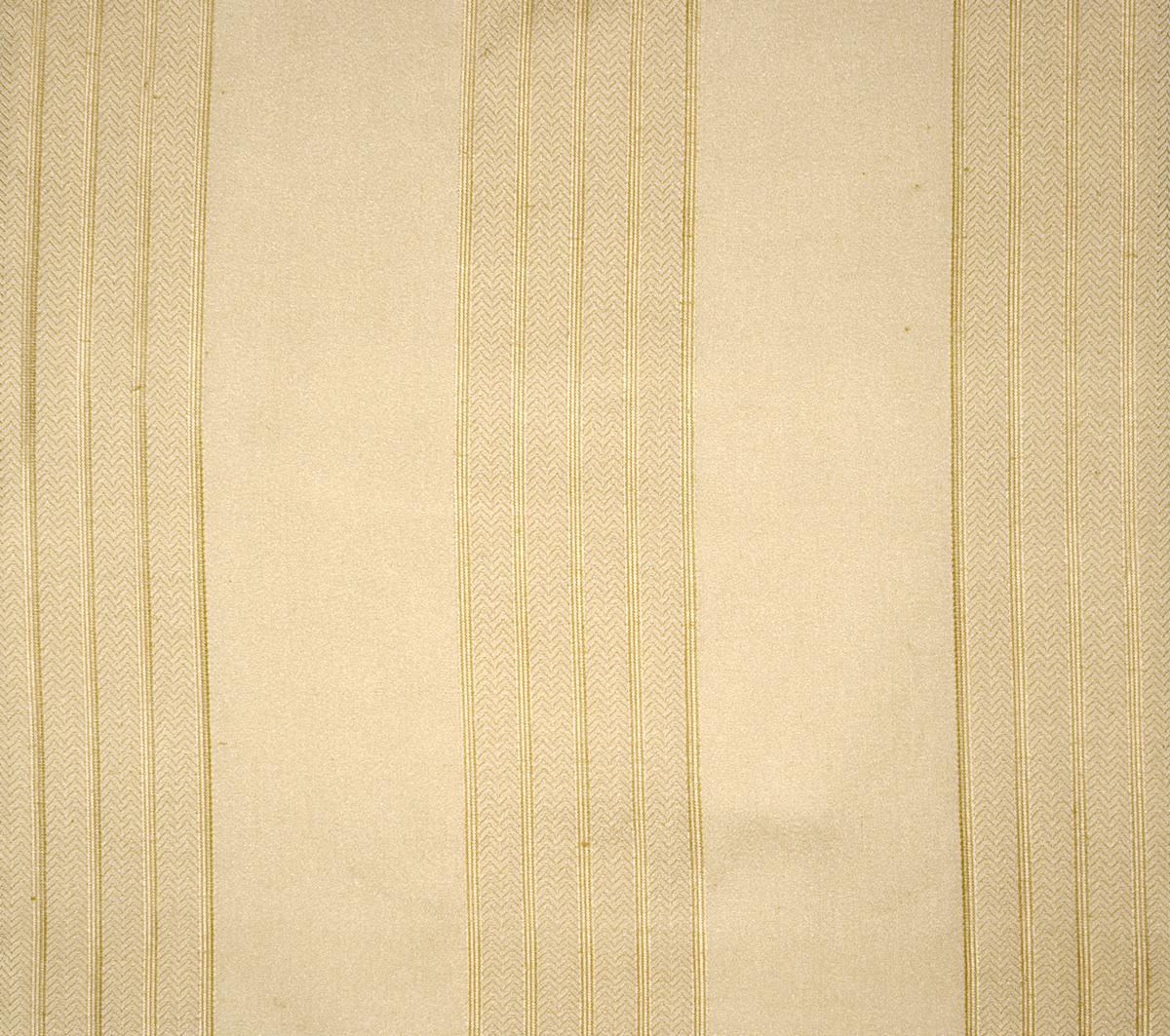 1957.1279.003 Bed Hanging Side Curtain, Pattern Repeat