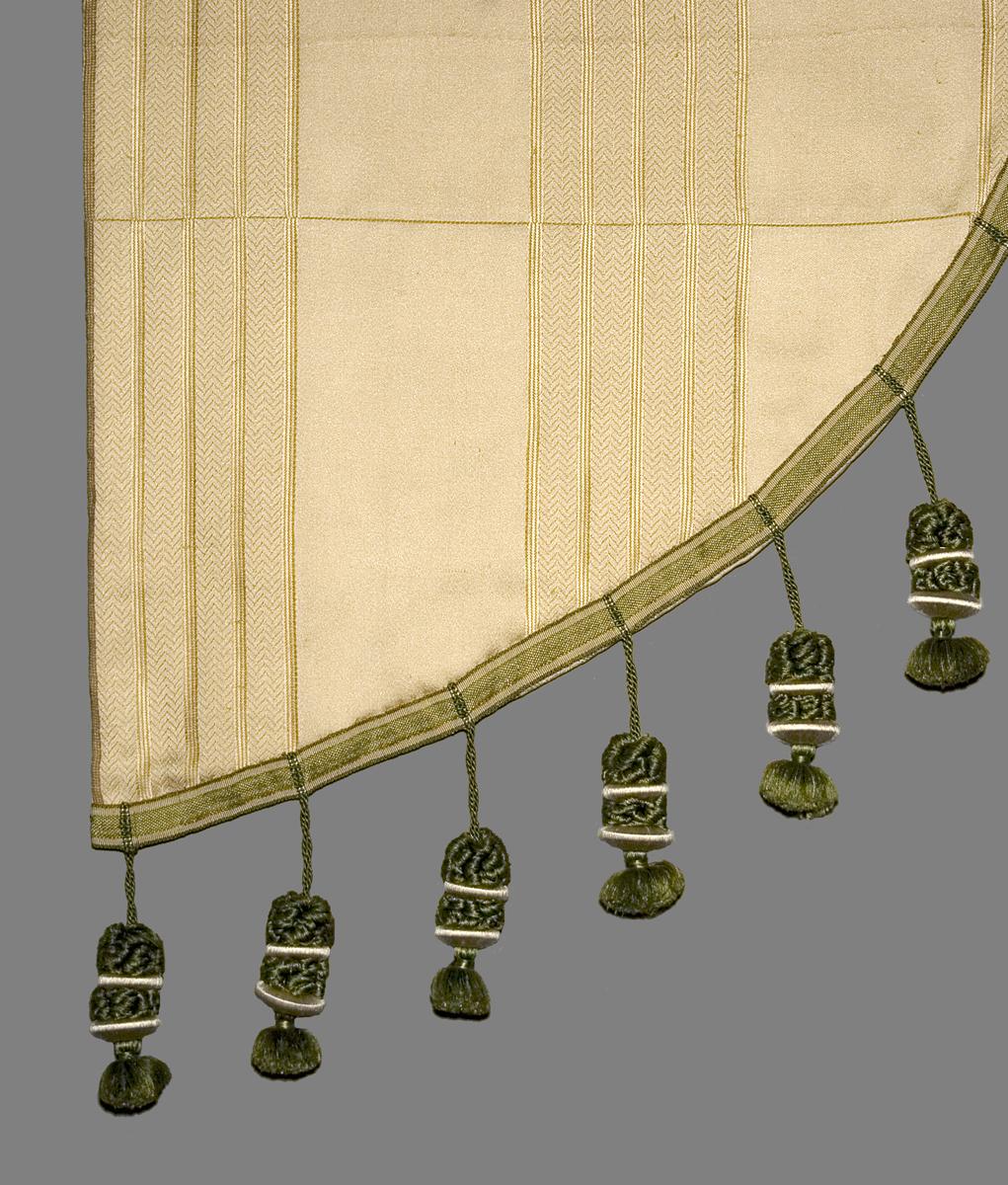 1957.1279.003 Bed Hanging Side Curtain, Edge Detail