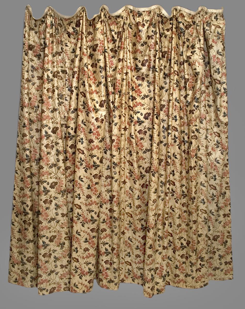 1957.1282.001 Bed Hanging, Headcloth