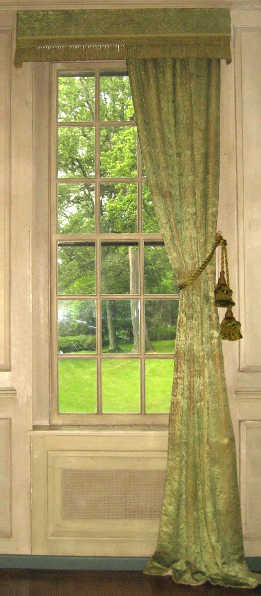 1957.1284.003 window treatment