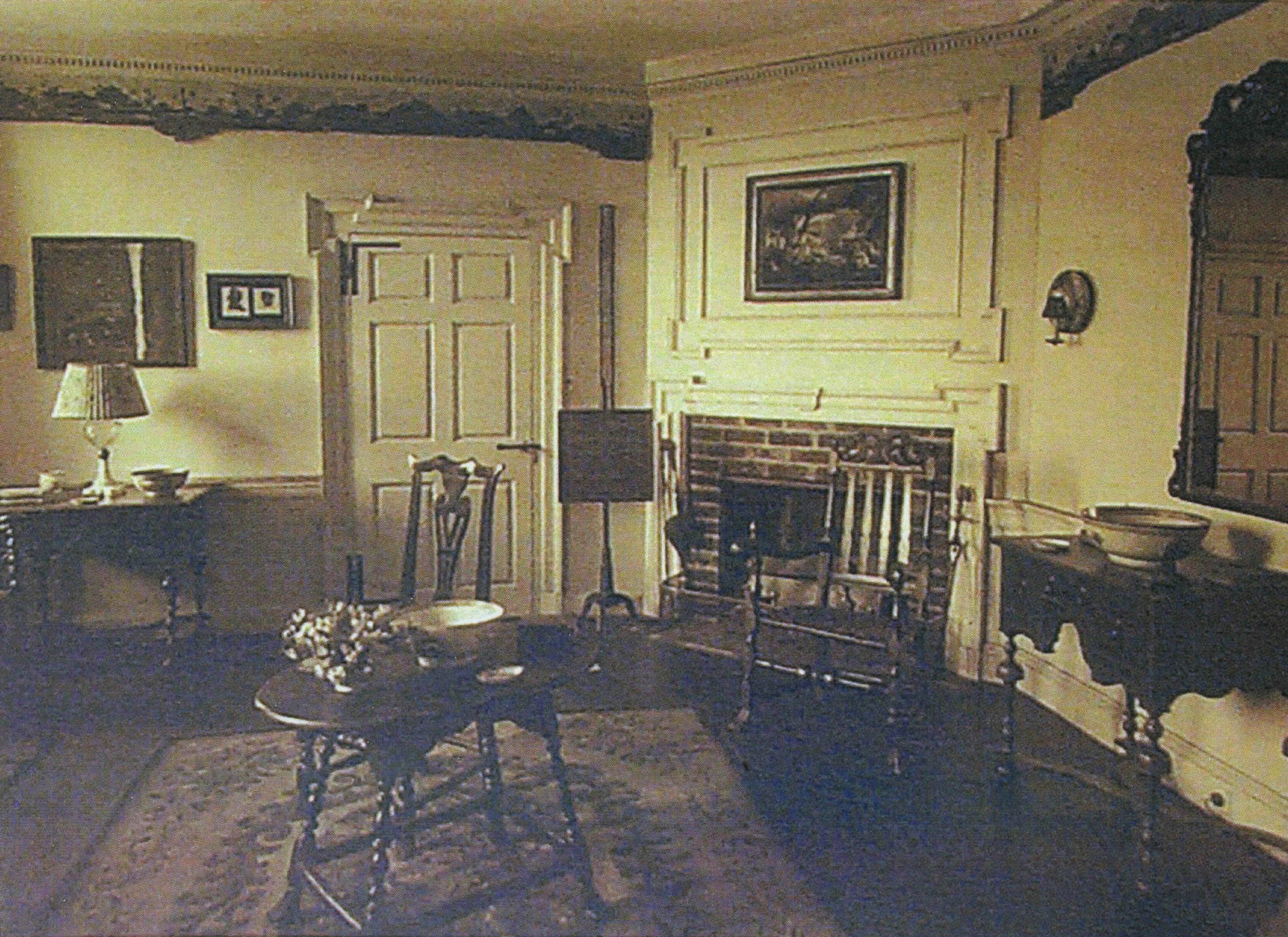 Chestertown House Rm with Penn Hangings
