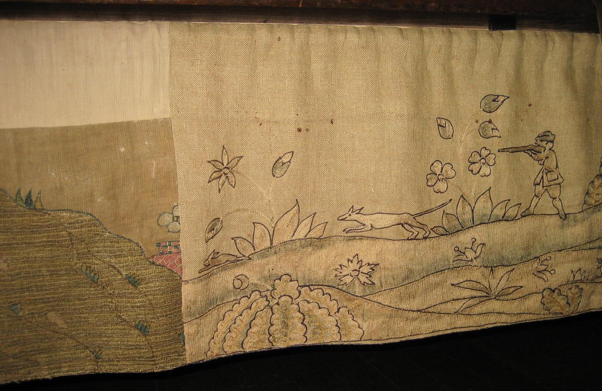 1957.1285.009 Base valance right detail
