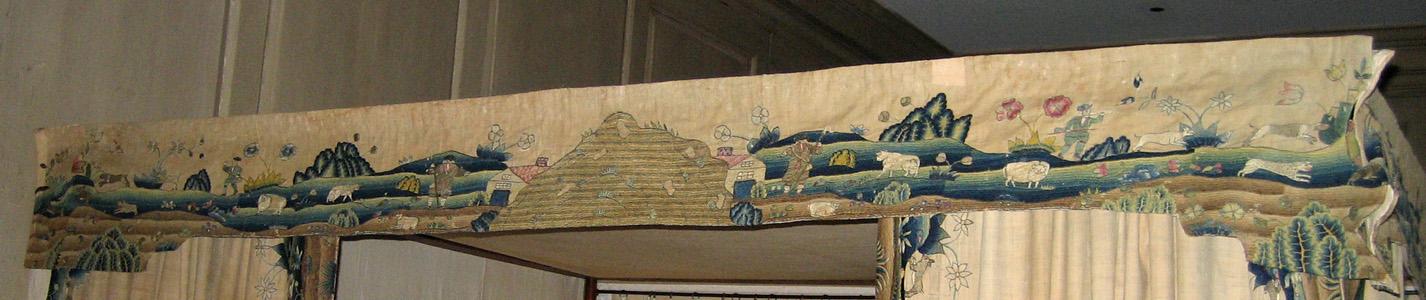 1957.1285.012 Valance