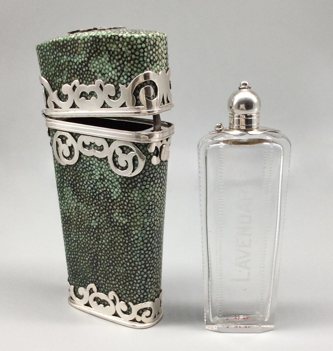 1975.0016 A-D Case with bottle, view8