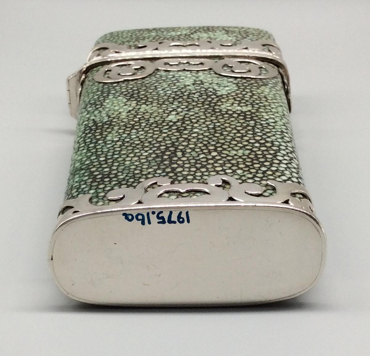 1975.0016 A-D Case with bottle, view3