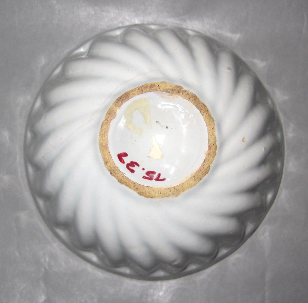 1975.0037 Delft mold underside