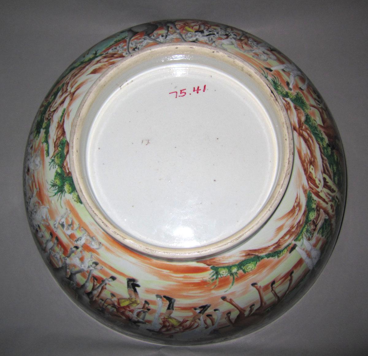 1975.0041 Porcelain bowl under