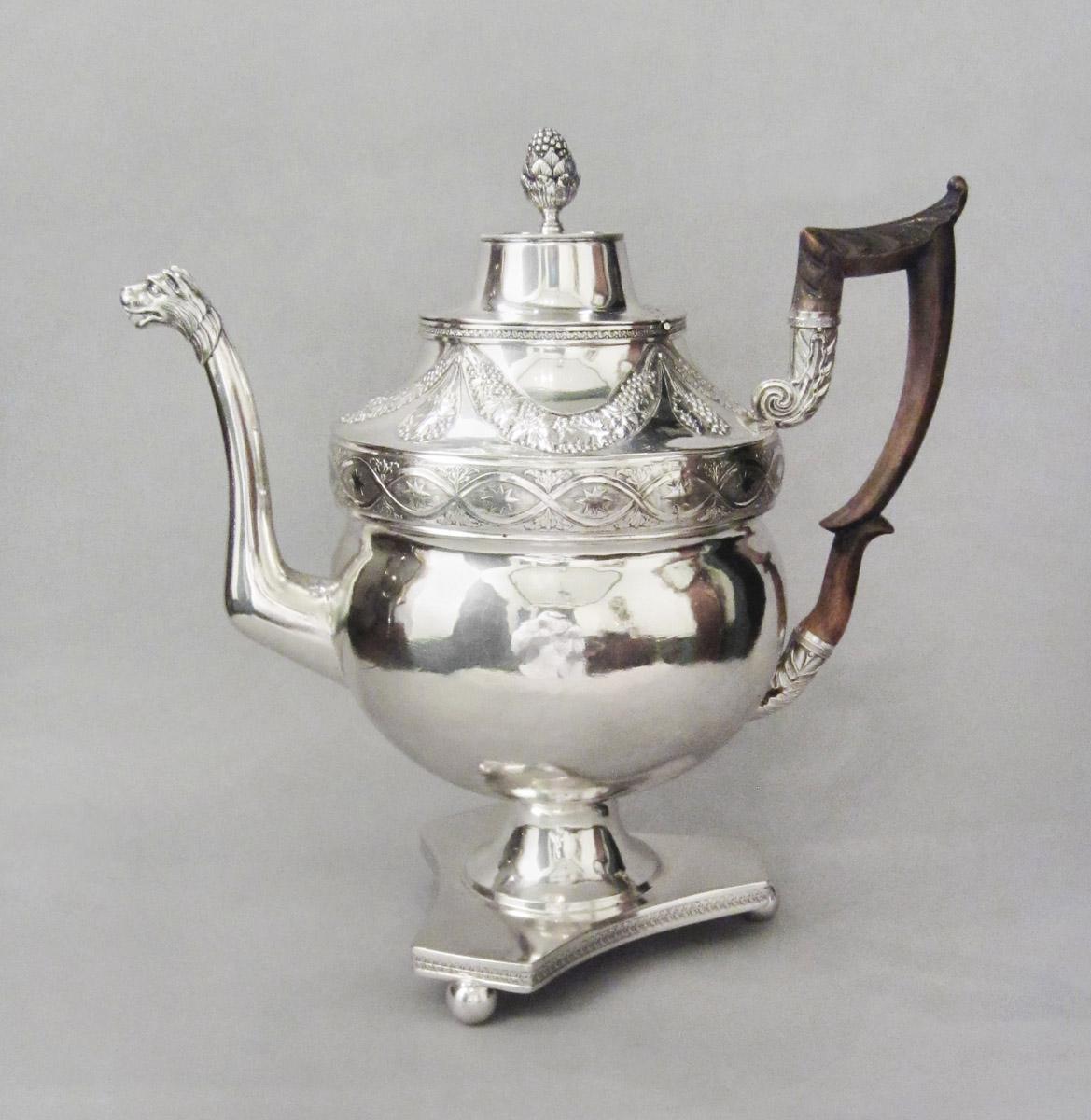1975.0080.001 Coffee pot, side 1