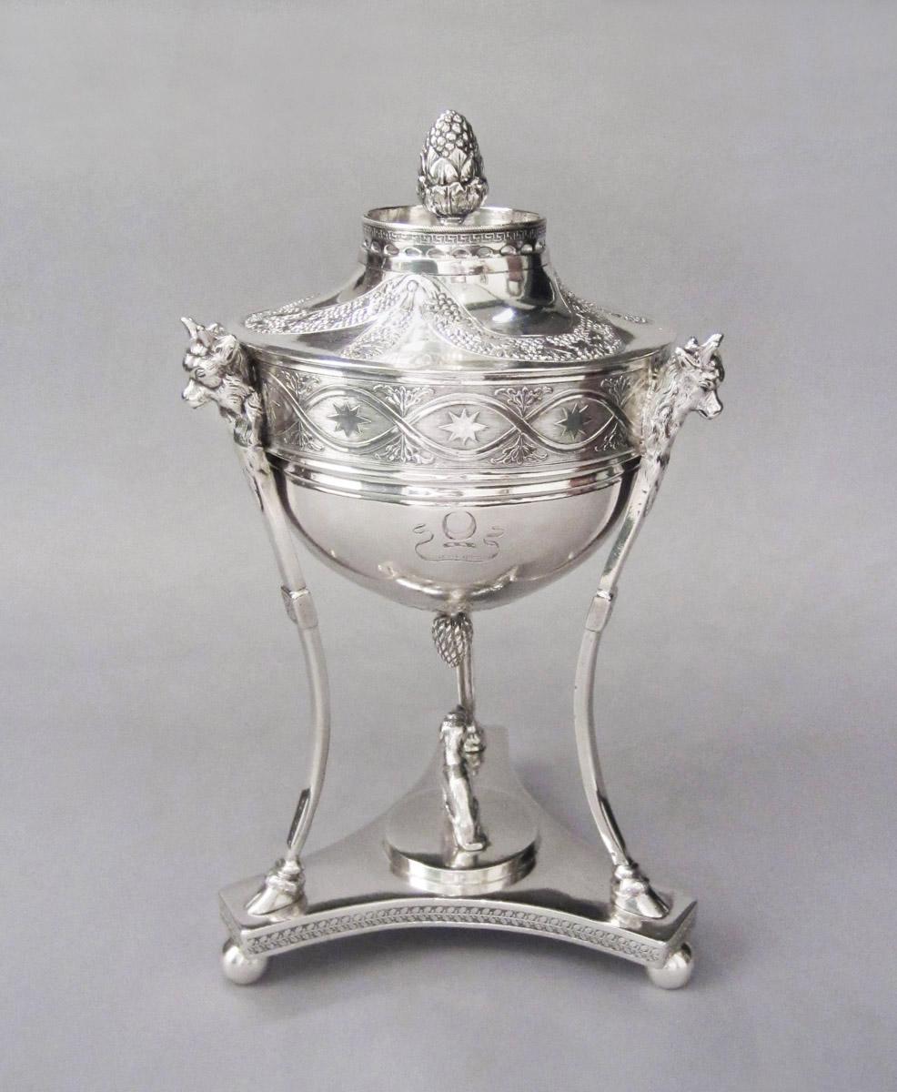 1975.0080.003 A, B Sugar bowl