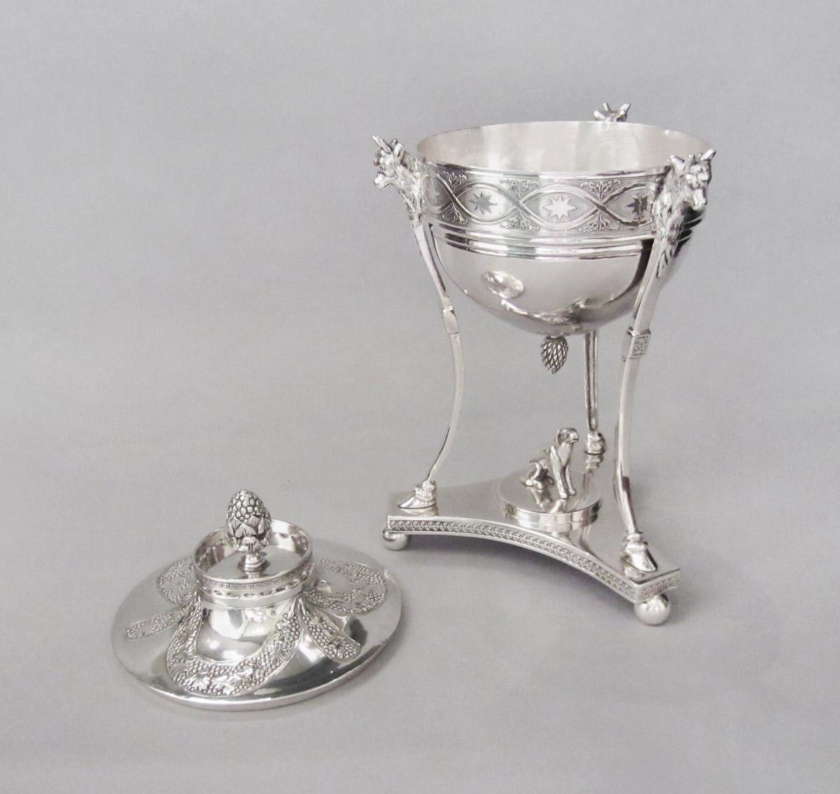 1975.0080.003 A, B Sugar bowl, view 2