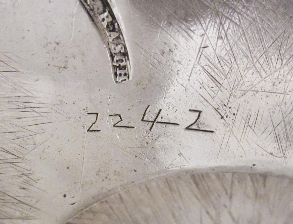 1975.0080.003 A Sugar bowl, inscription