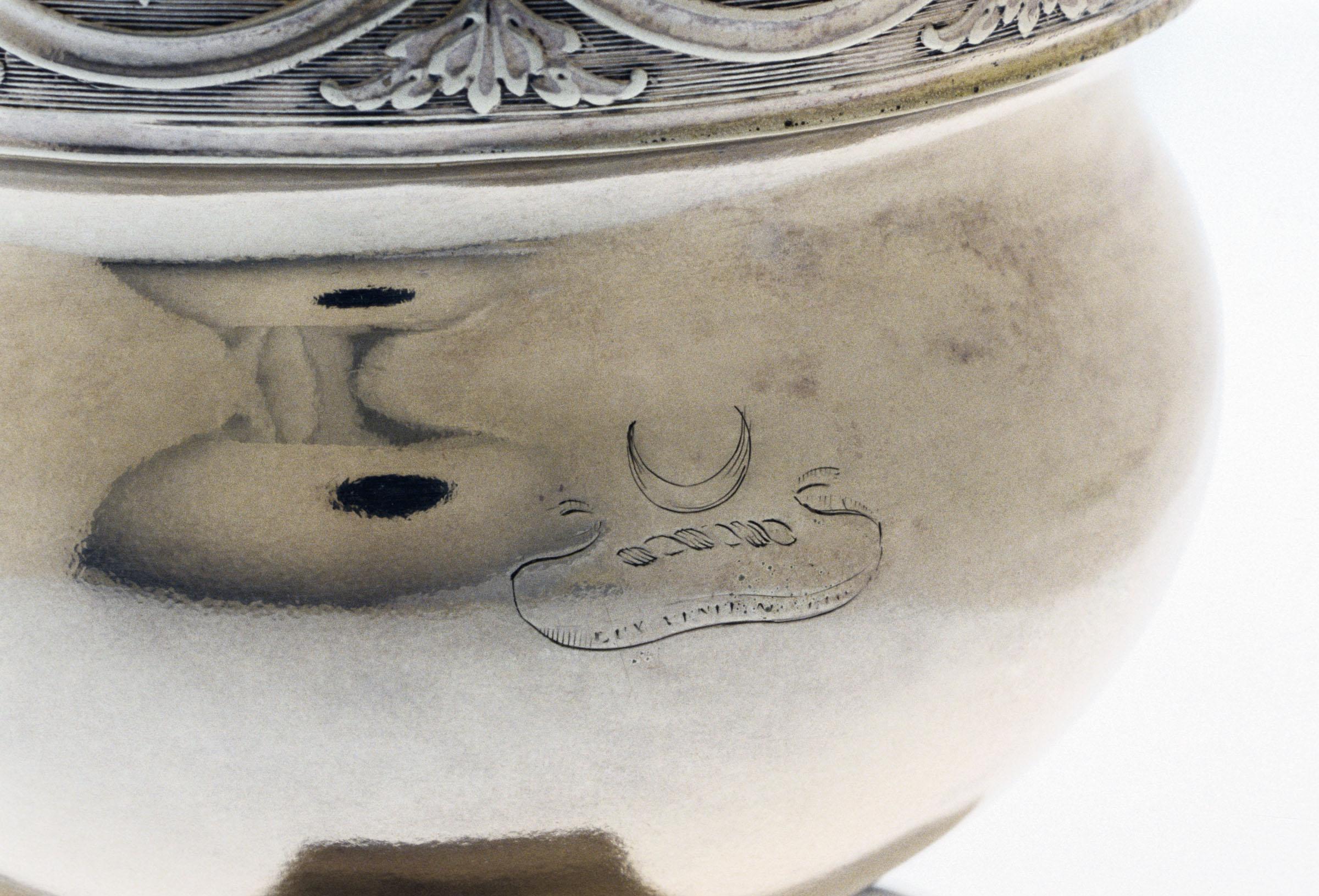 1975.0080.004 Cream Pot, detail 1