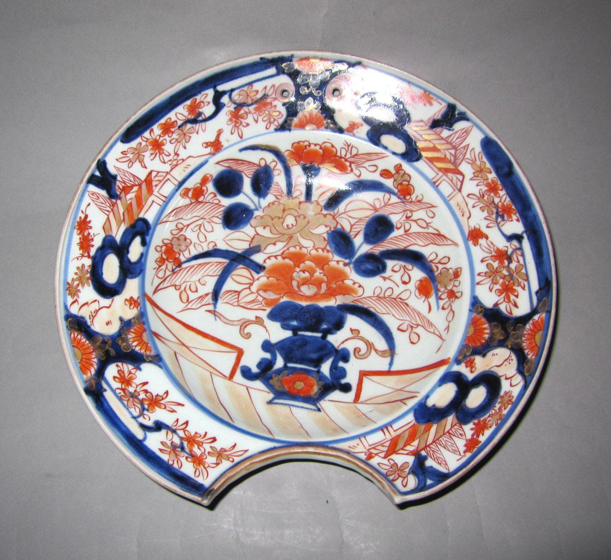 1975.0083 Porcelain barber basin
