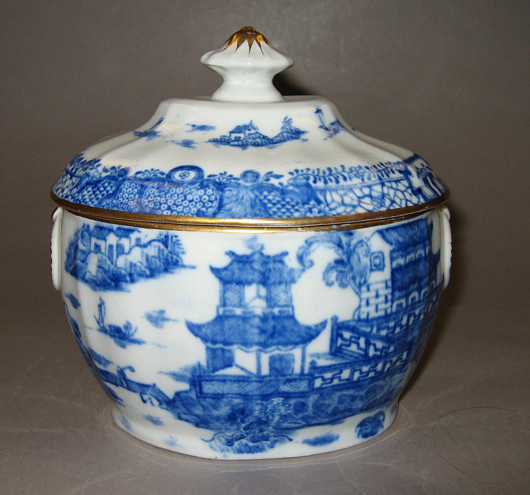 1975.0085.002 A, B Covered sugar bowl
