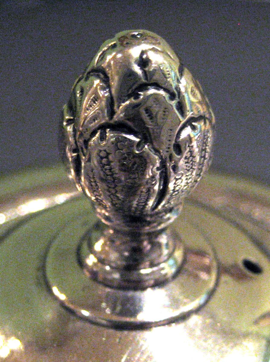 1975.0088 Silver Teapot detail finial