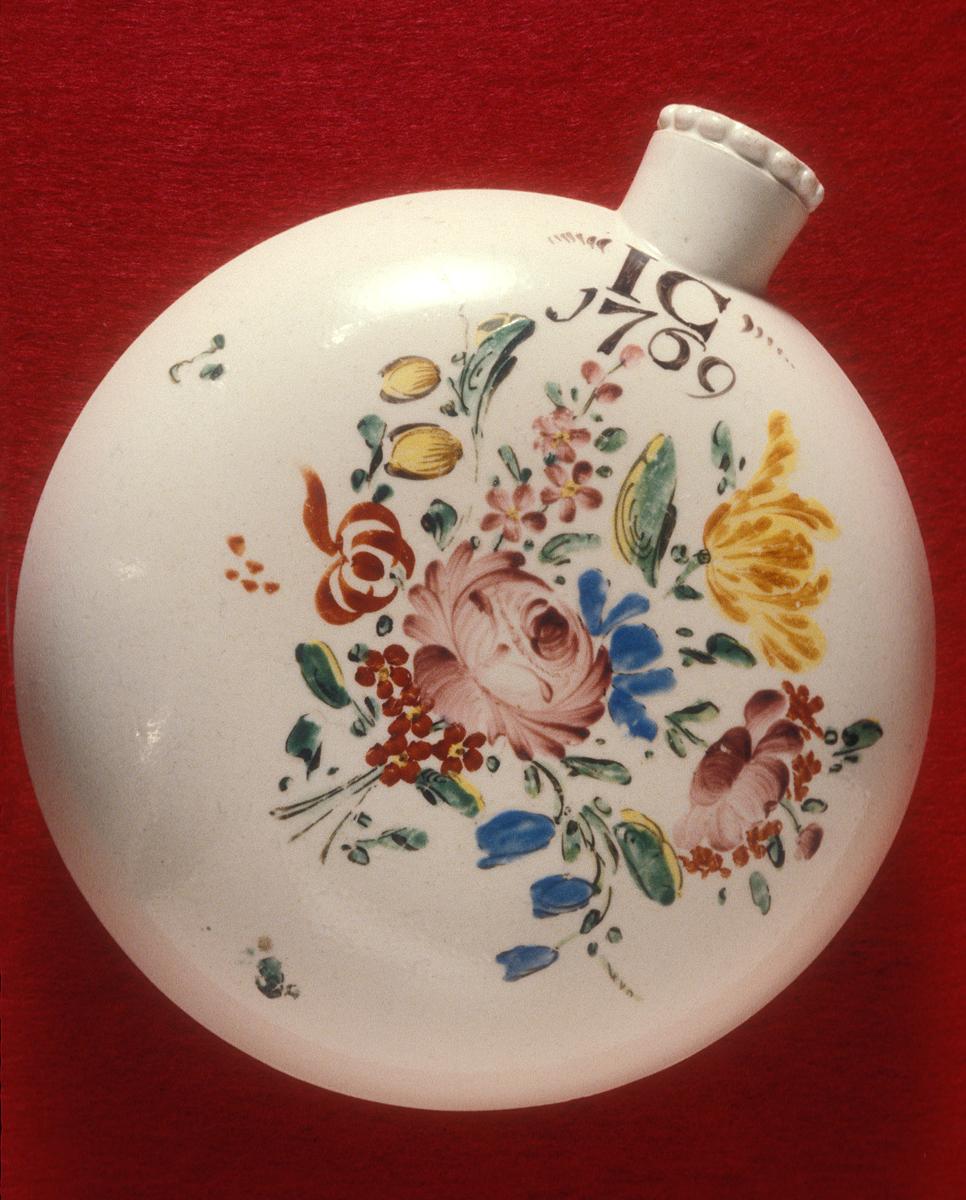1975.0094 Flask