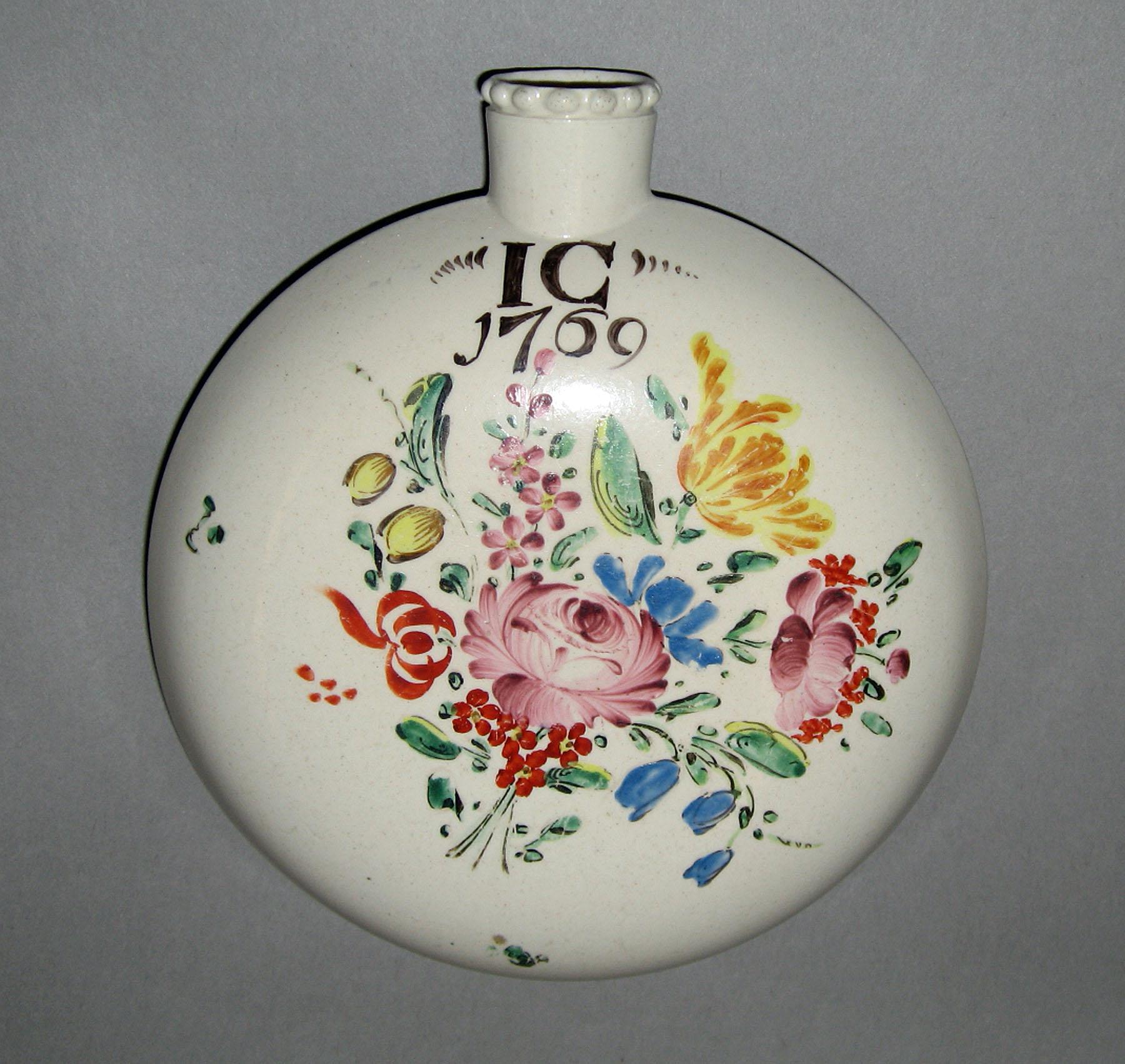 1975.0094 Stoneware flask