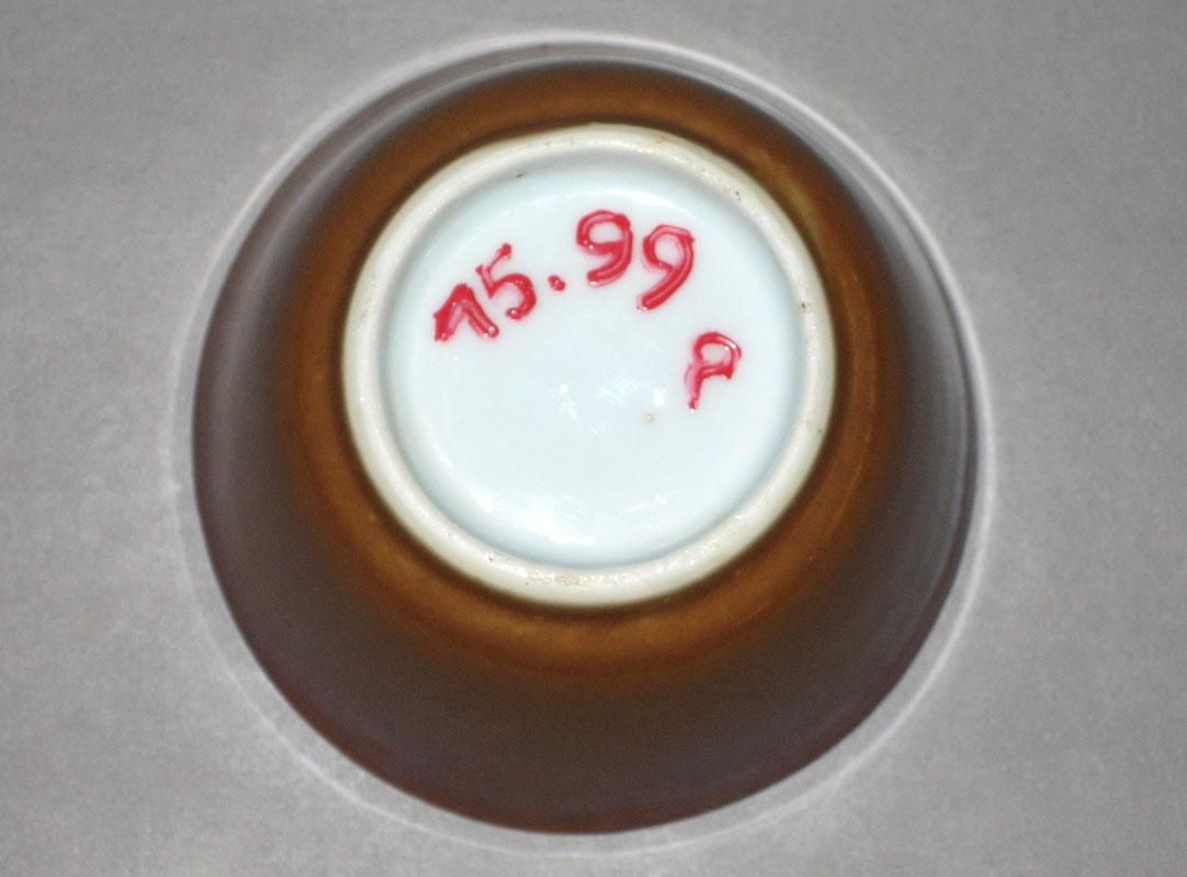 1975.0099 A Cup underside