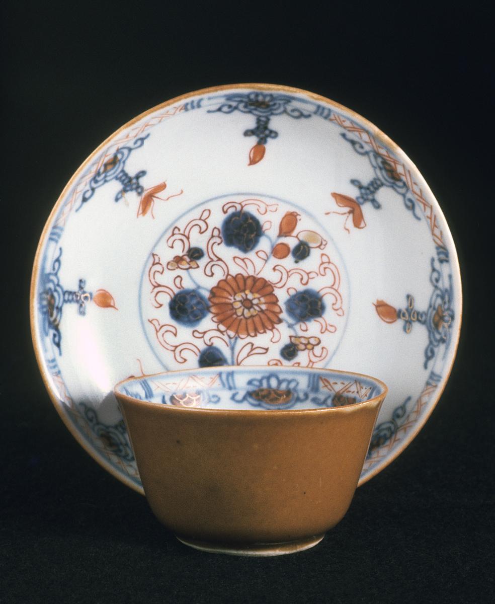 1975.0099 A, B Teacup and Saucer