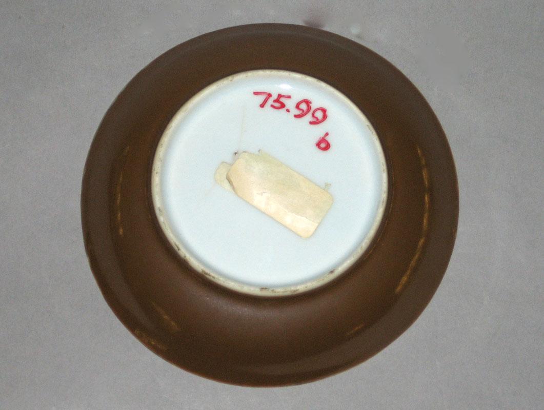 1975.0099 B saucer underside