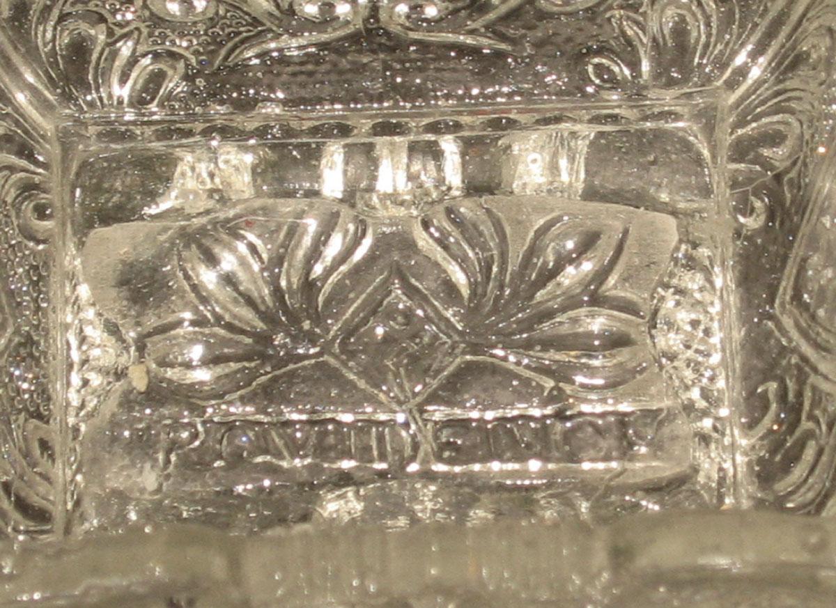 1975.0101 Glass salt dish (well design)