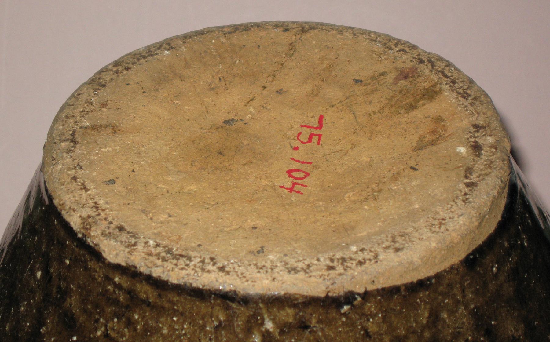 1978.0104 Ash or Alkaline glazed stoneware jar (bottom)