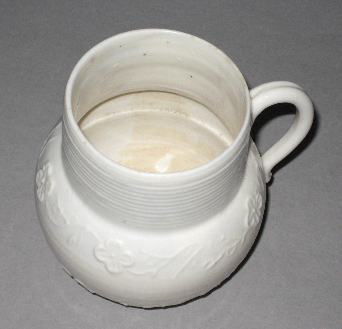 1975.0114 Porcelain mug or jug, interior
