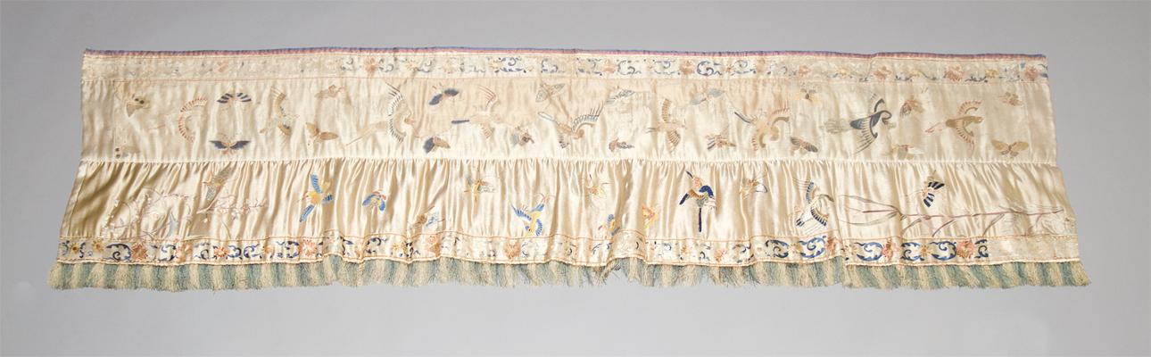 1957.1292  Window hanging, valance