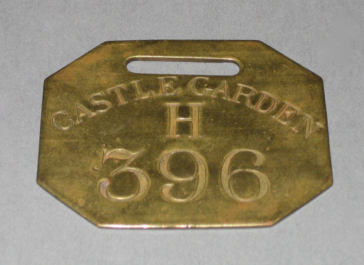 1975.0123.002 Admission pass