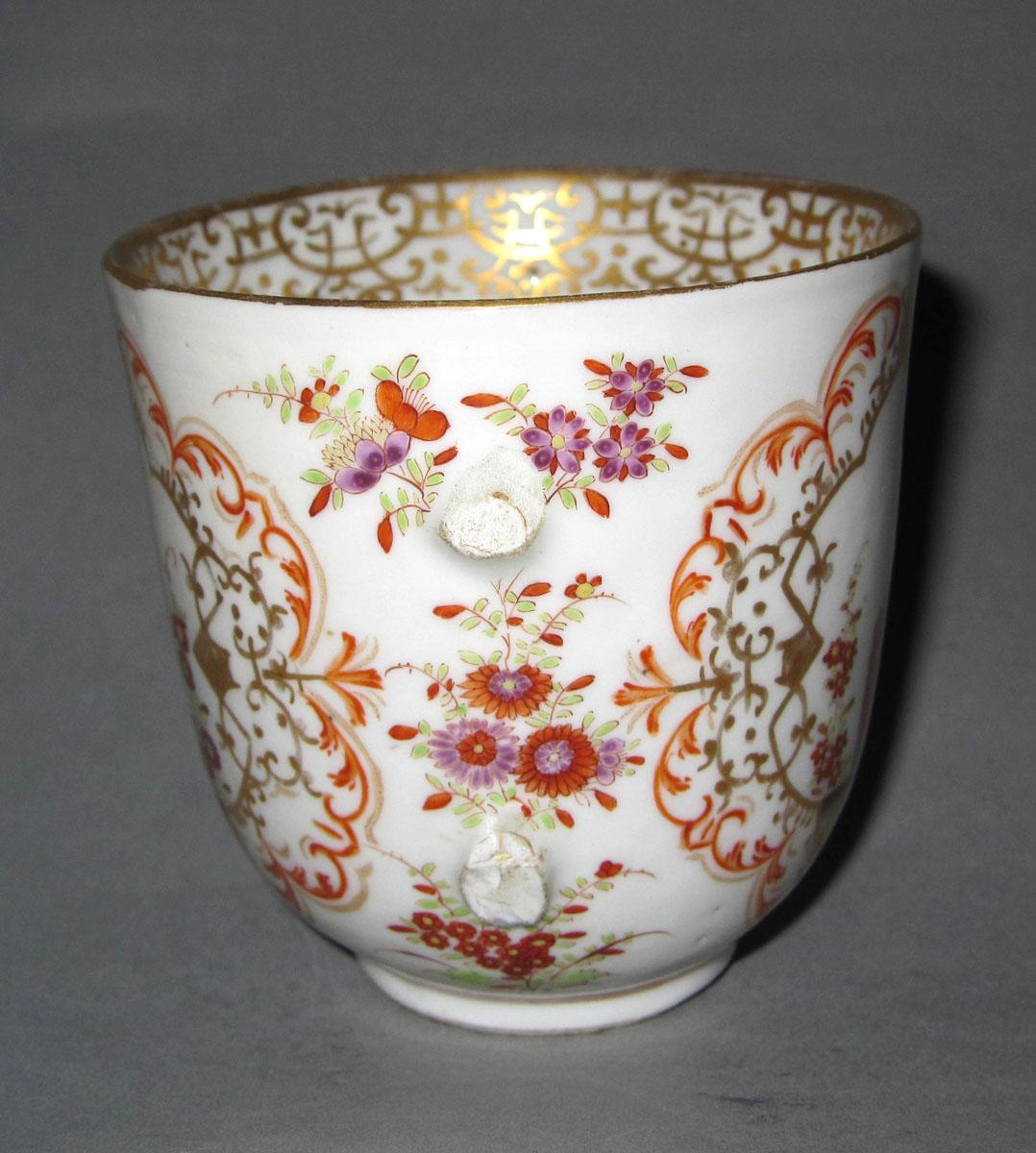 1975.0131 Porcelain cup face two