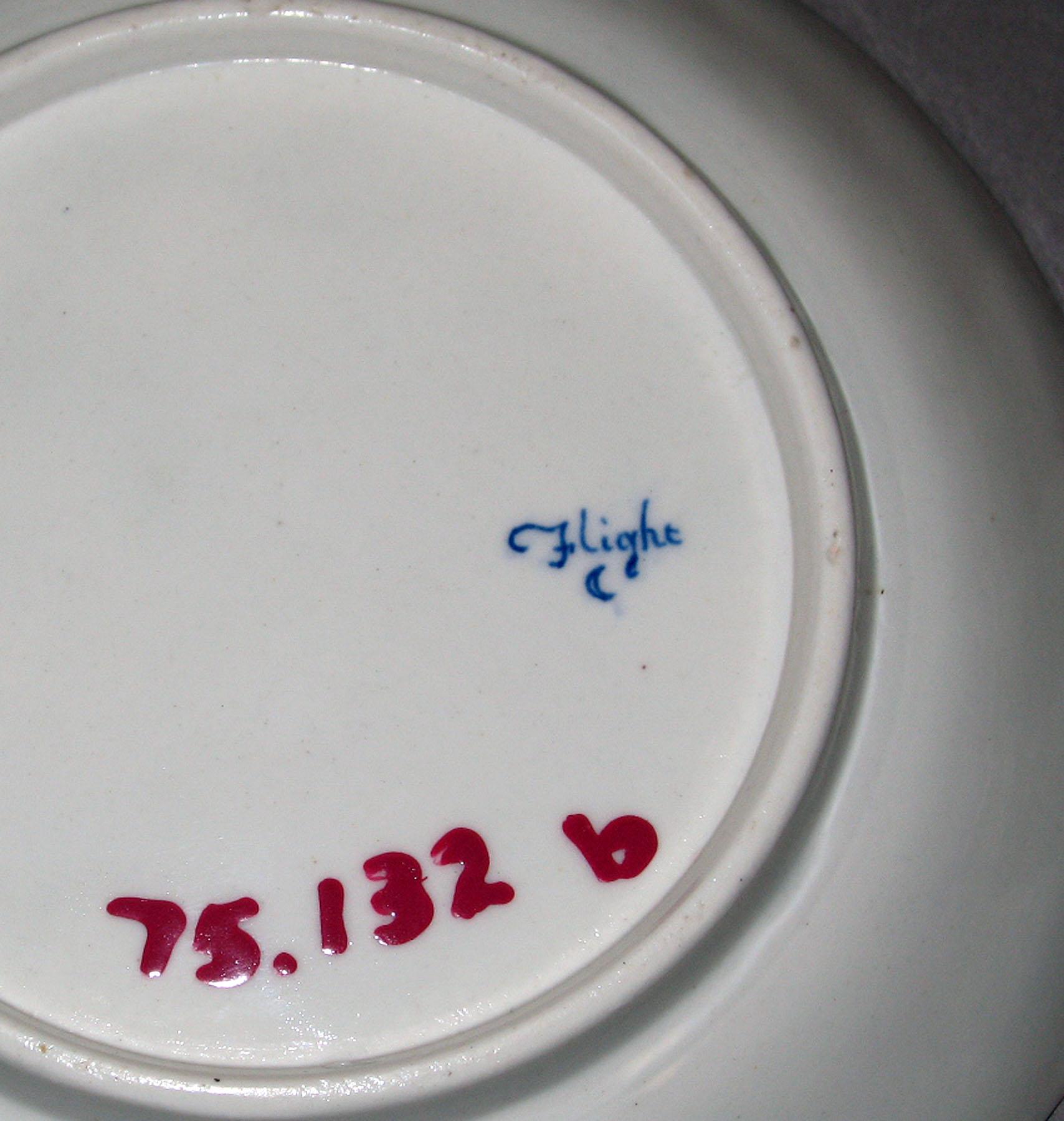 1975.0132 B Flight period Worcester saucer (mark)