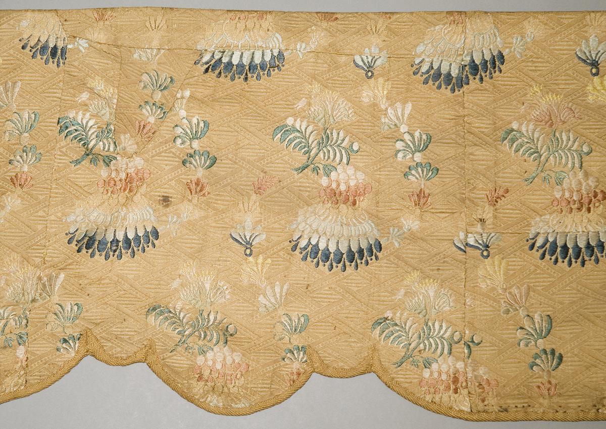 1957.1294 a Bed hanging, valance detail