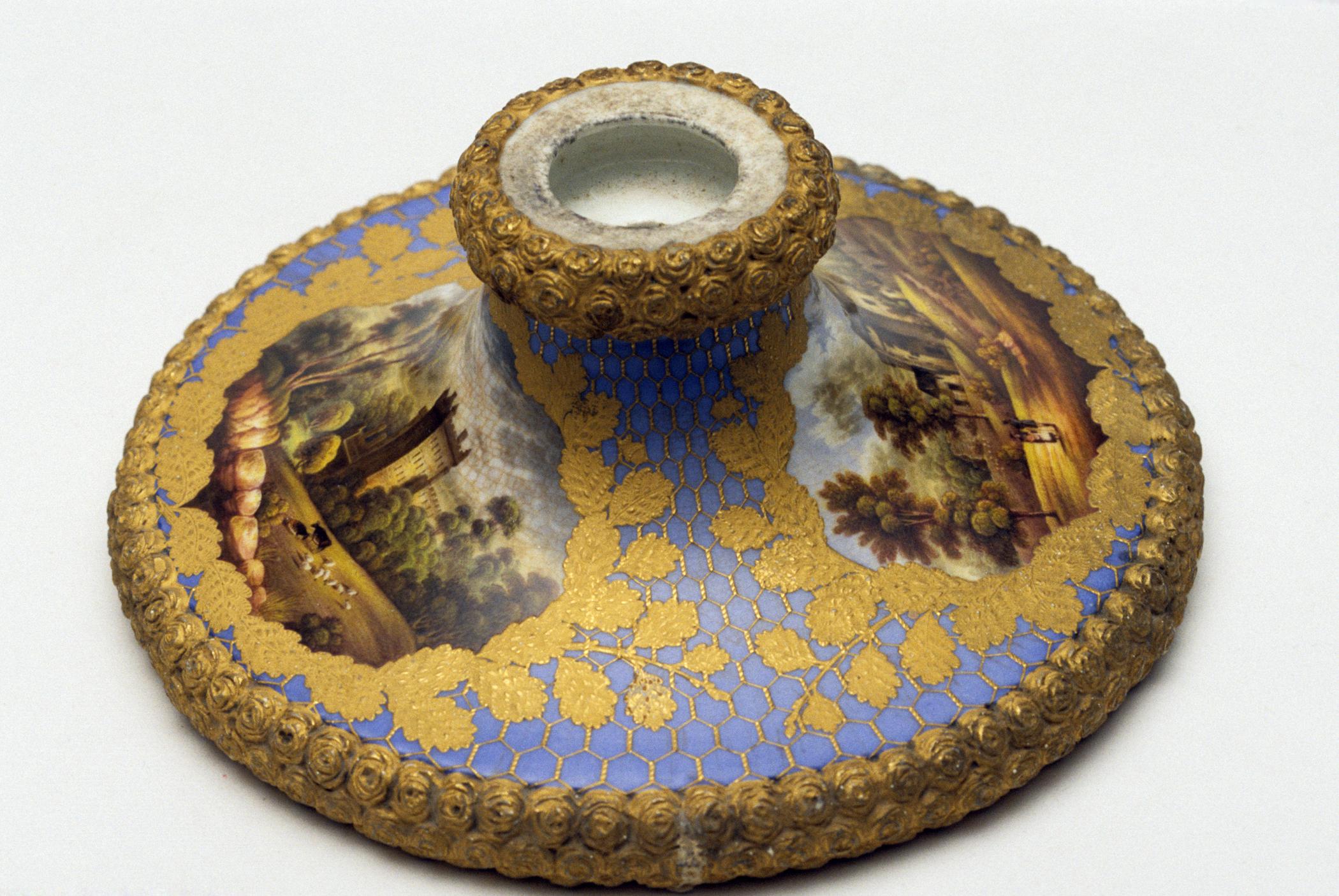 1975.0171 Compote base (Overall view)