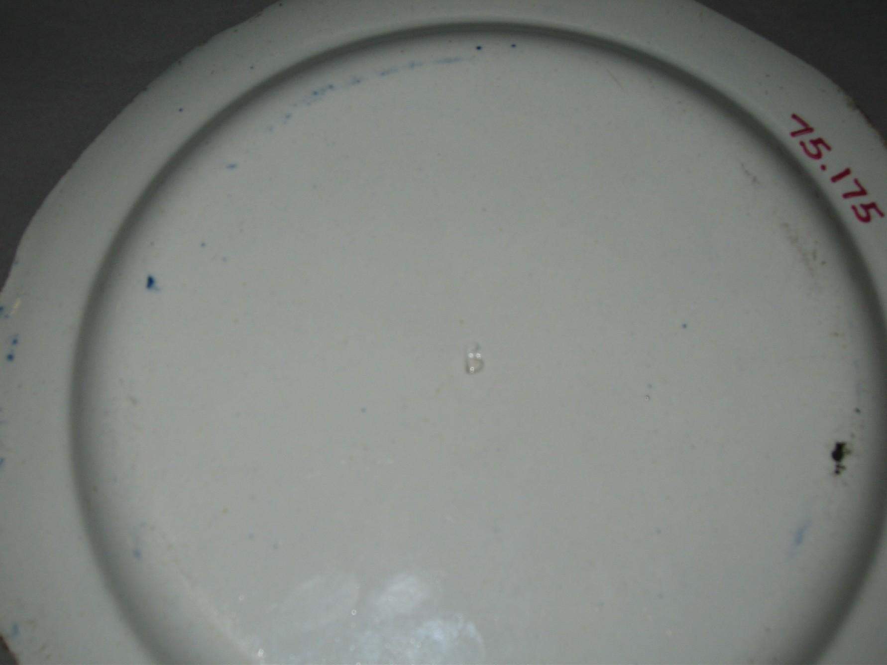 1975.0175 Plate (mark)
