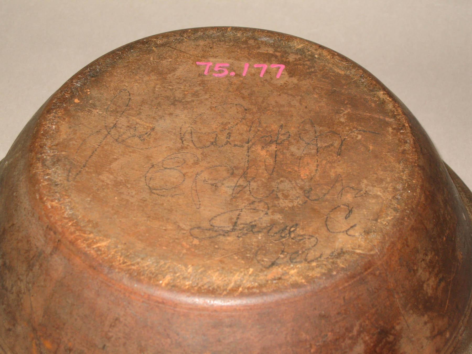 1975.0177 Slipware dish or bowl (bottom, inscription)