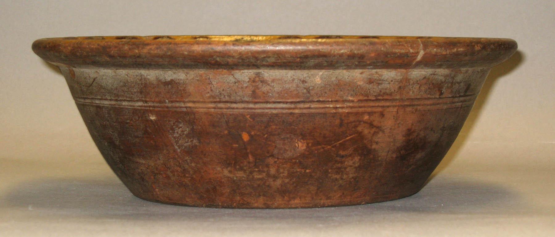 1975.0177 Slipware dish or bowl (profile)