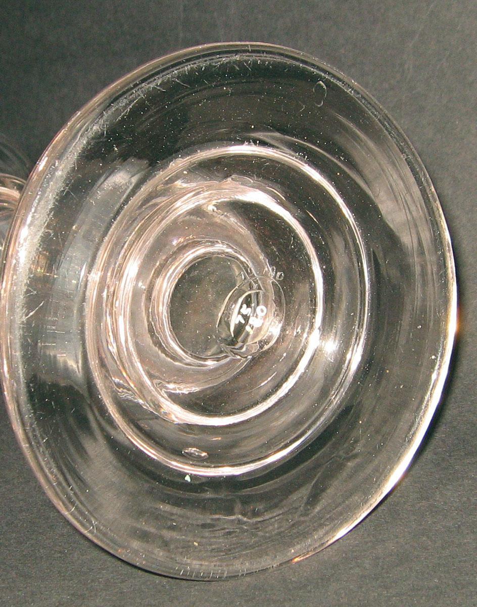 1975.0180 Glass lamp (underside)