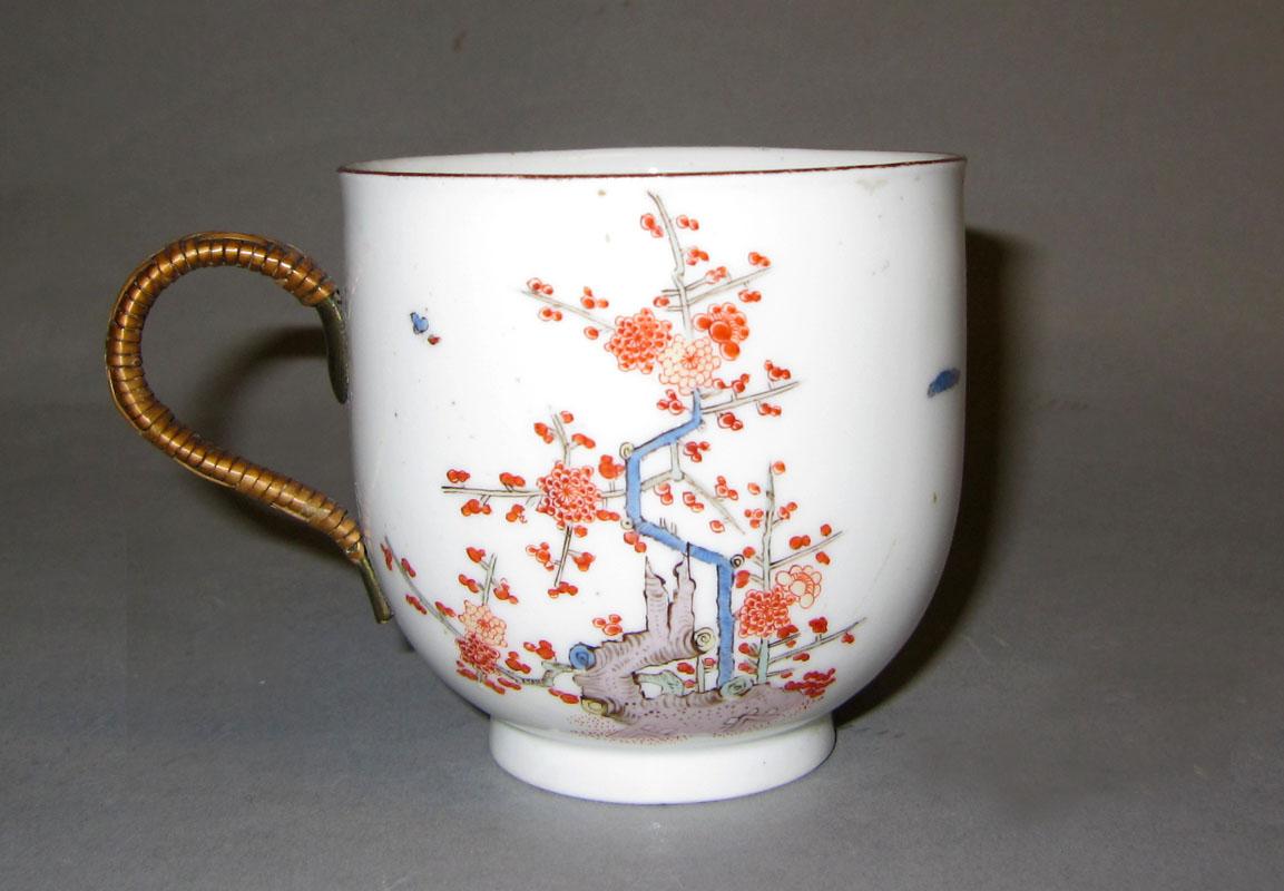 1975.0186 Cup view 2