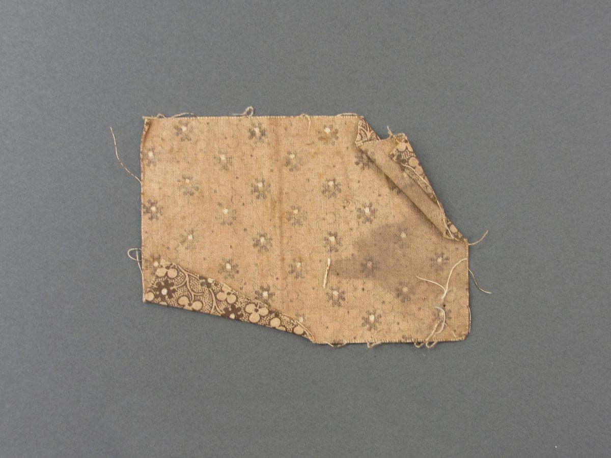 1975.0214.005 textile, printed, reverse