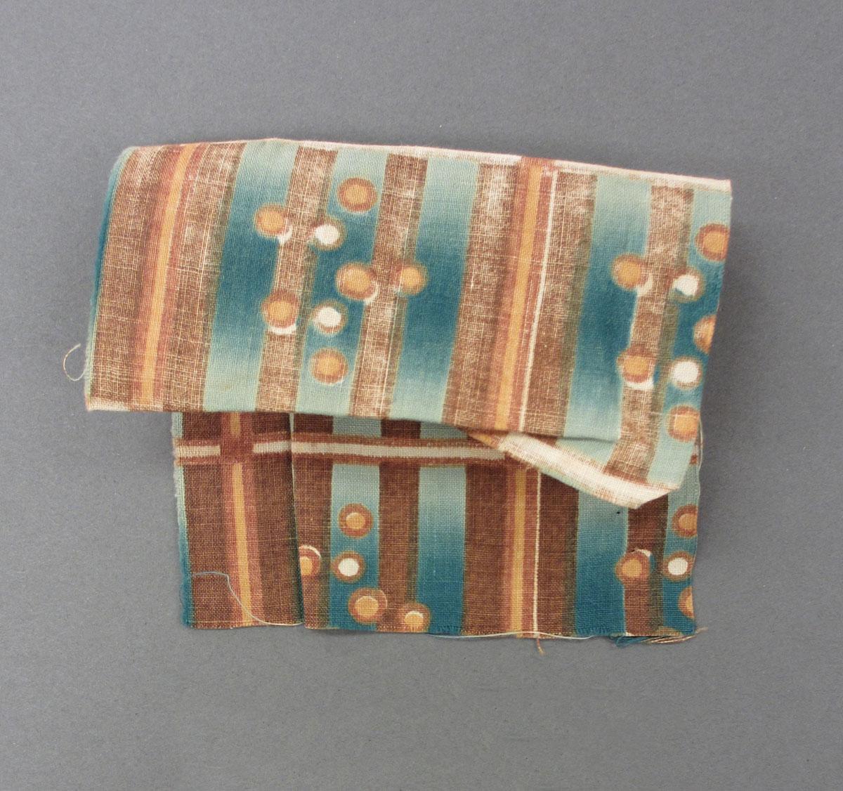 1975.0214.012 textile, printed, folded corner