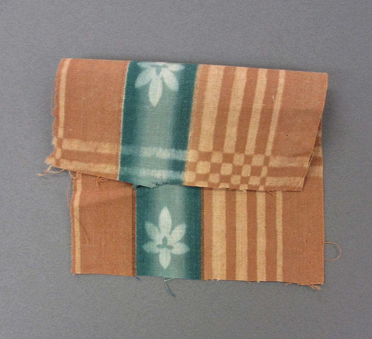1975.0214.014 textile, printed, folded corner