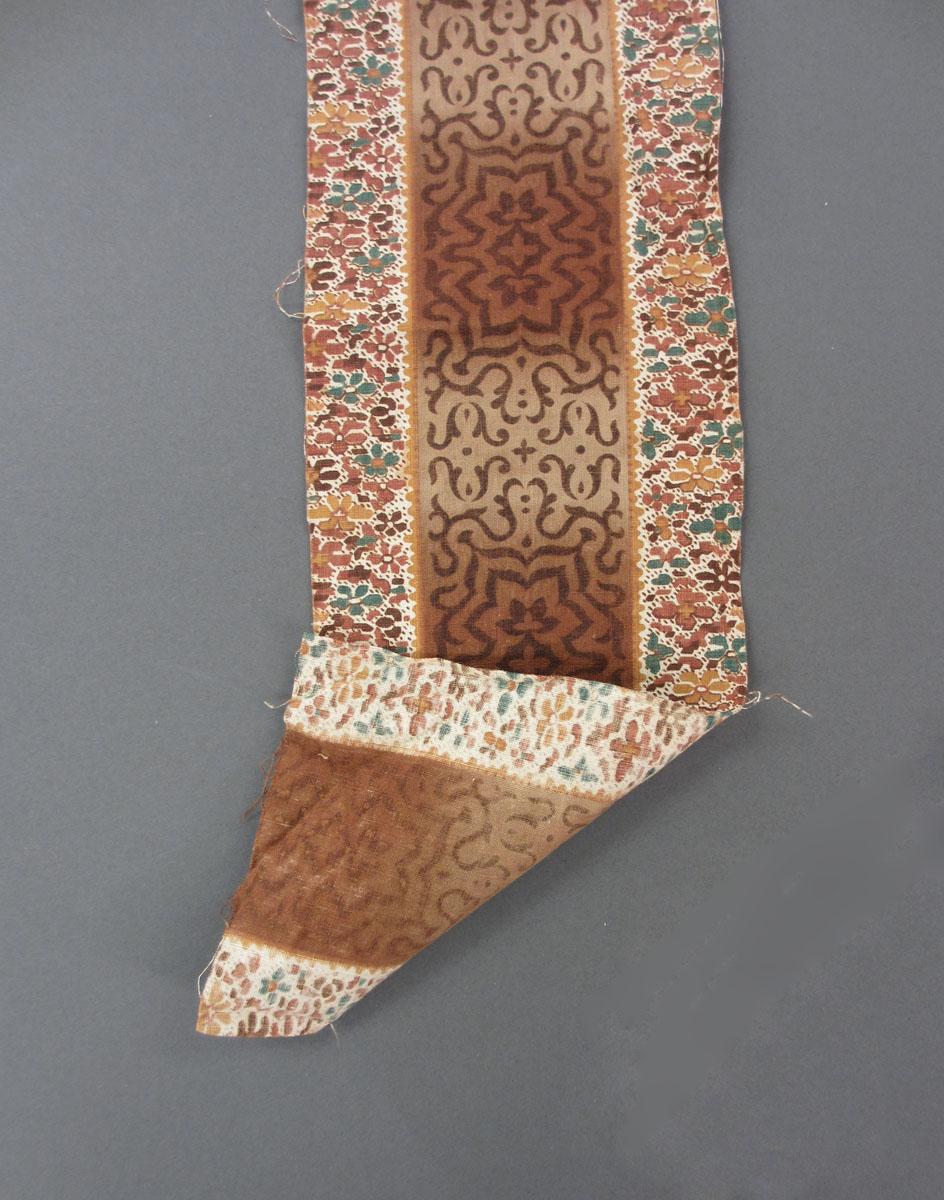 1975.0214.015 Textile, printed, folded corner