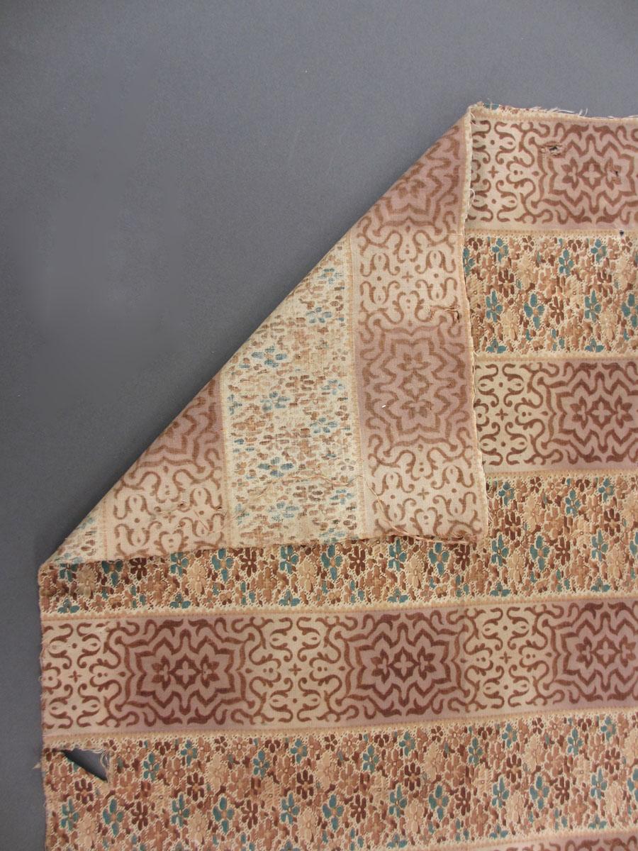 1975.0214.016 textile, printed, folded corner