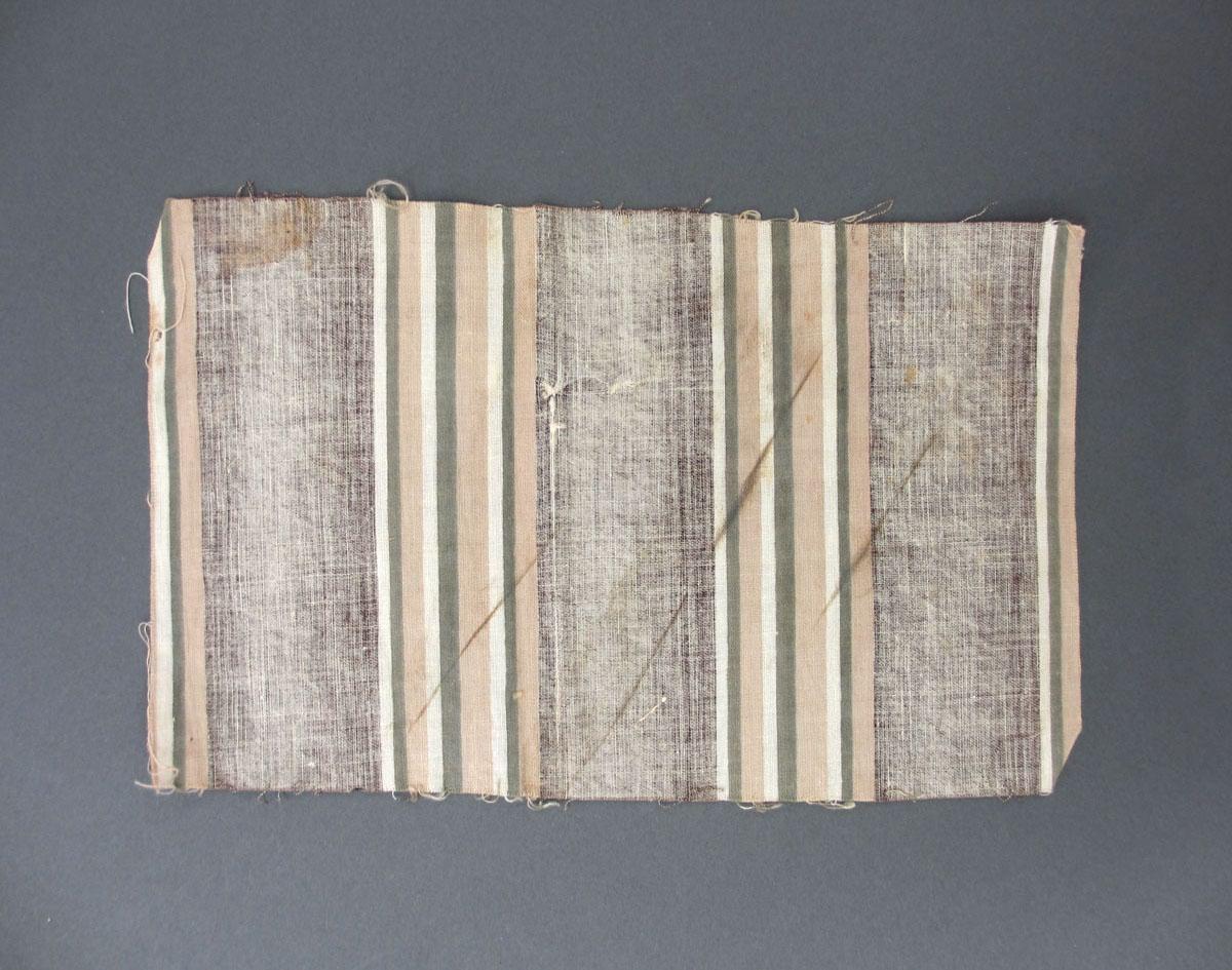 1975.0214.017 textile, printed, reverse