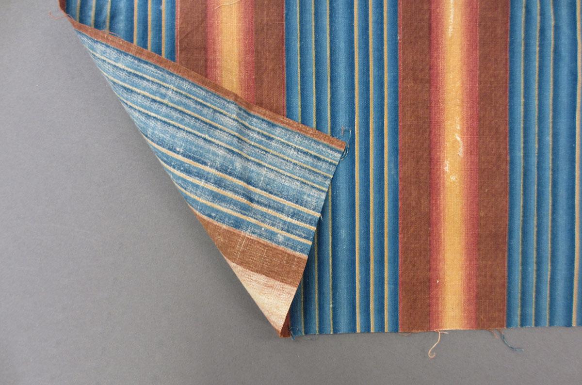 1975.0214.025 Textile, printed folded corner
