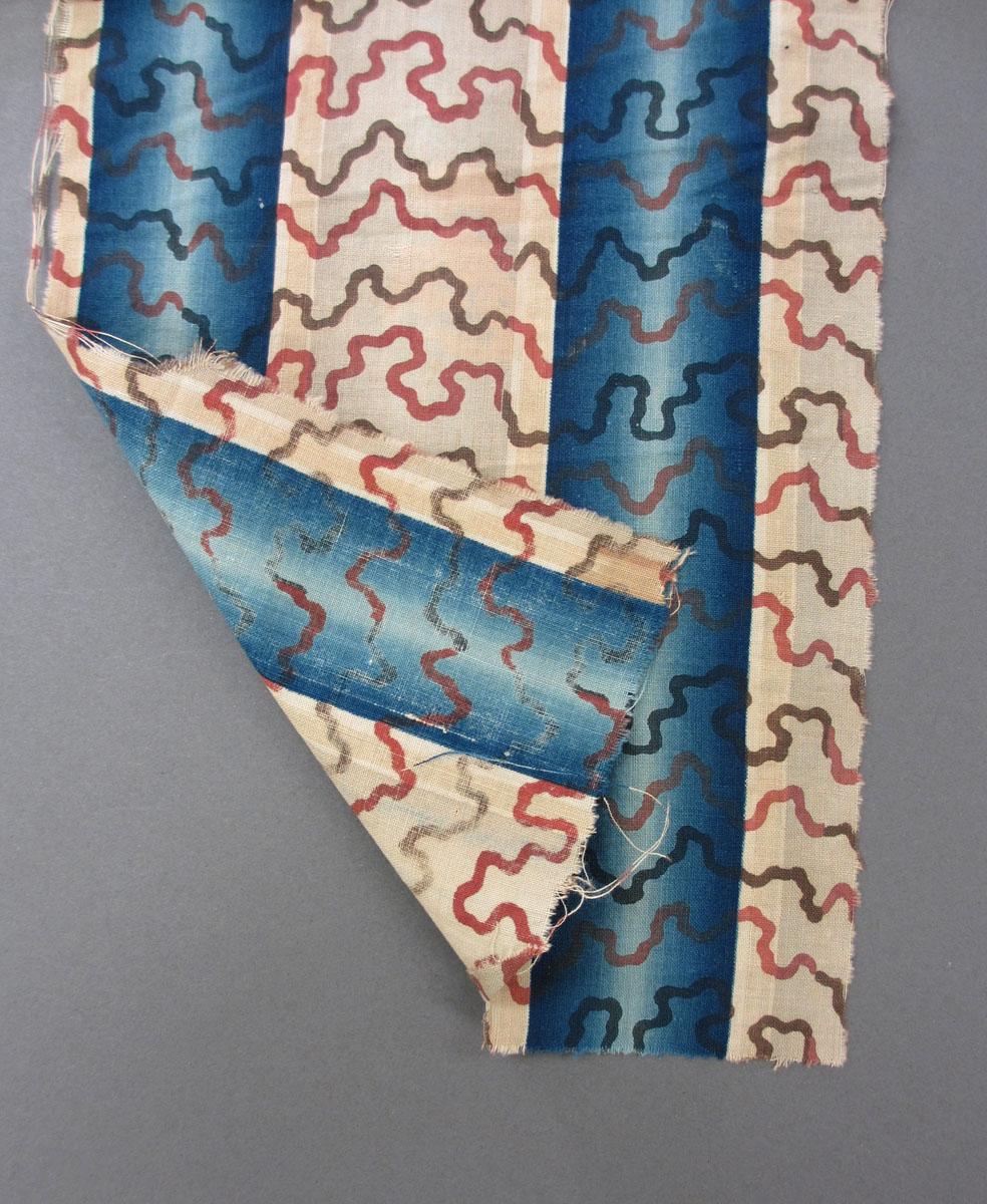1975.0214.032 textile, printed, folded corner
